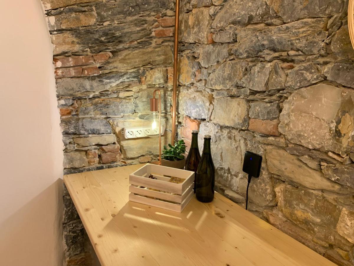 Rock & Wood - Apartment & Room Специя Екстериор снимка