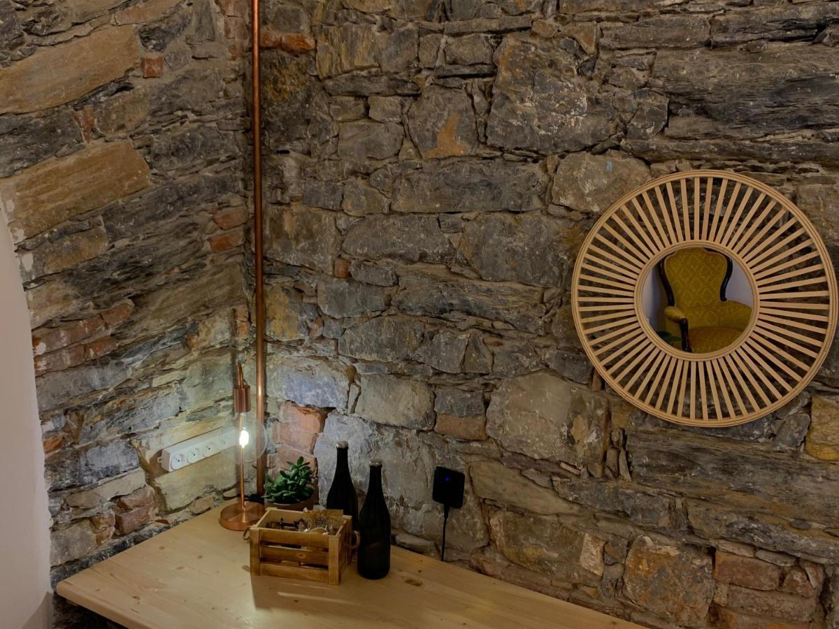Rock & Wood - Apartment & Room Специя Екстериор снимка