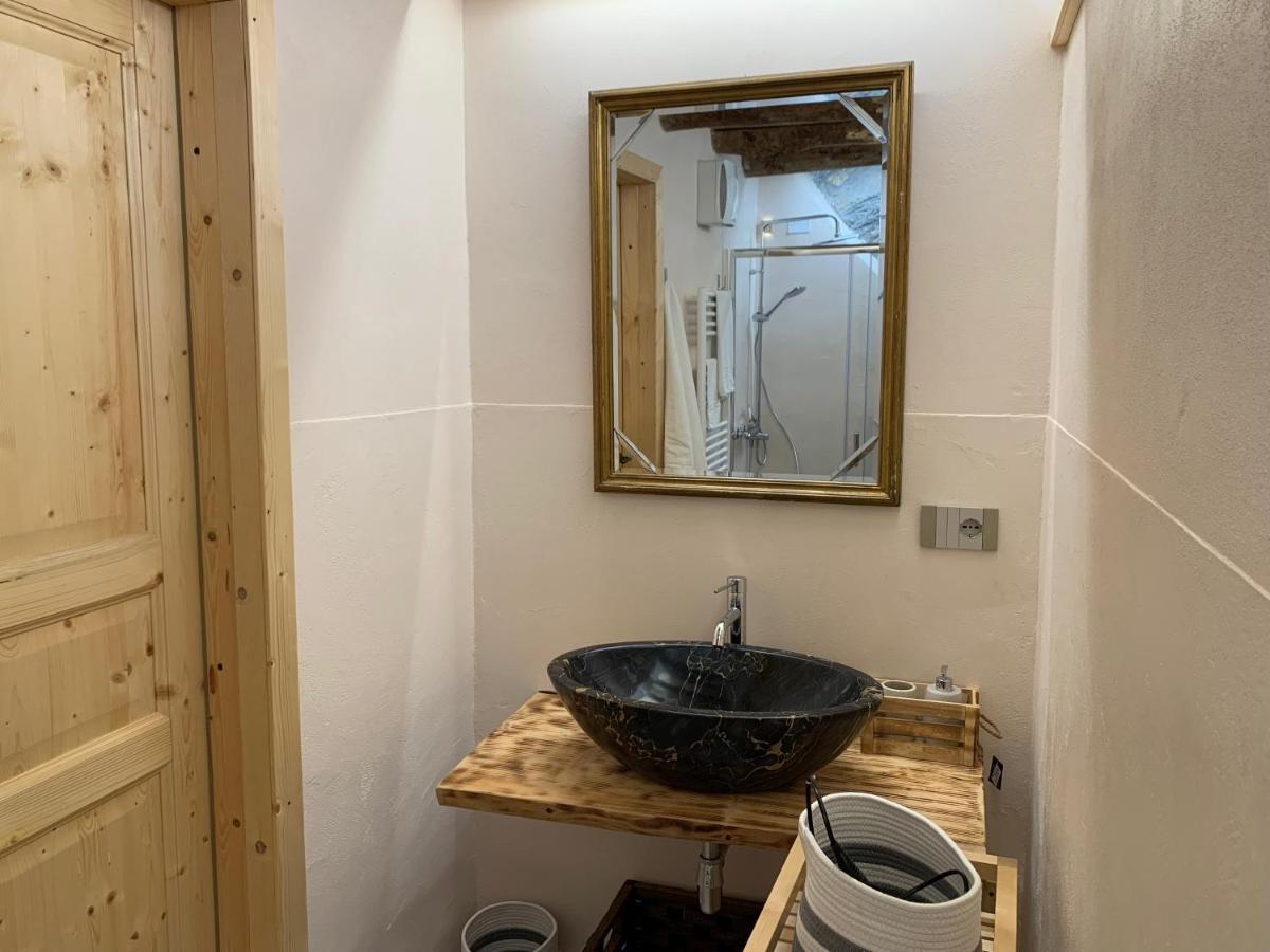 Rock & Wood - Apartment & Room Специя Екстериор снимка